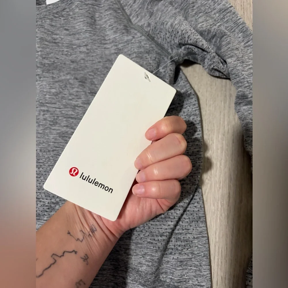 NWT Lululemon Swiftly - Picture 4 of 6